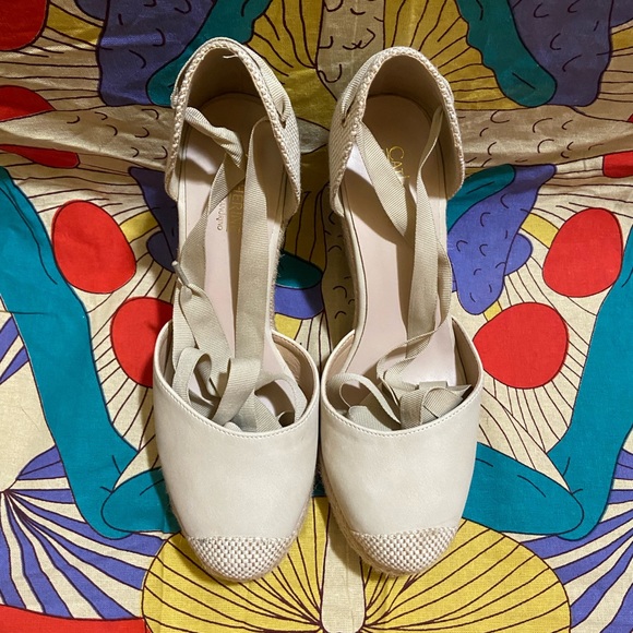 Catherine Malandrino Wedge Heels with Laces - Picture 2 of 5